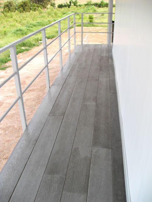 Use fiber cement board as plank road in parks and scenic spots